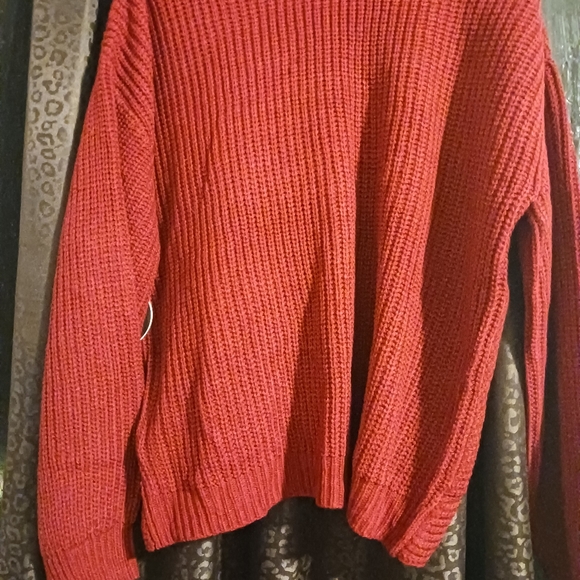 Red sweater - Picture 2 of 4